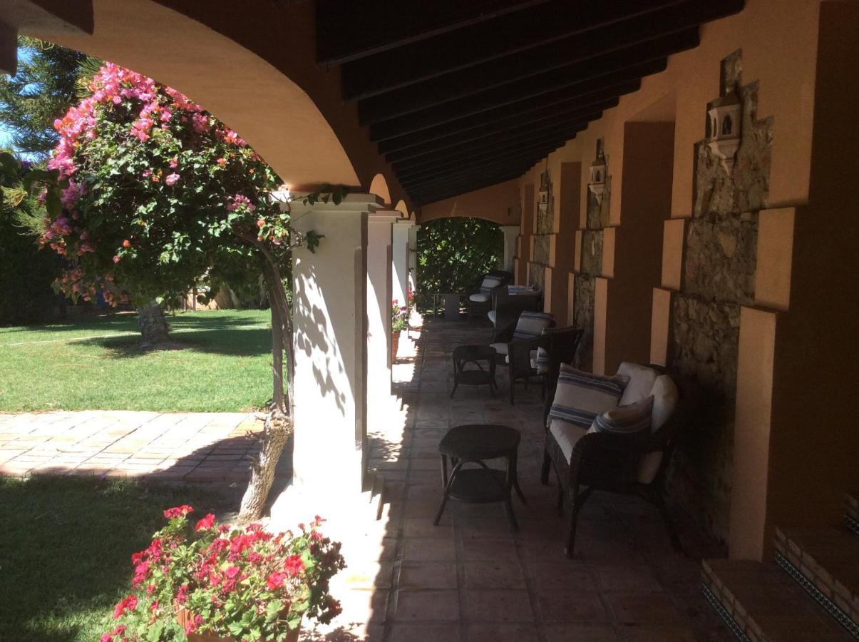 Bed and Breakfast Cortijo La Vizcaronda Манилва Экстерьер фото